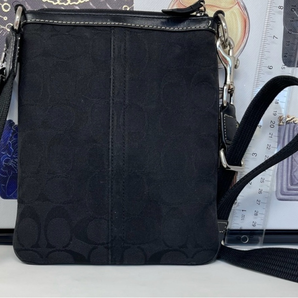 Vintage 2005 Coach Signature Black and Gray Messenger Crossbody Bag EUC - Picture 2 of 5